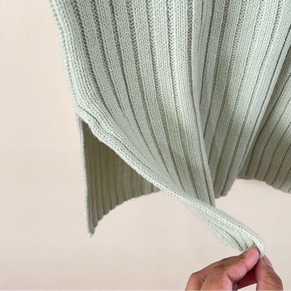H&M Women’s Ribbed Sweater Vest in Light green/Sage (Size: S) - Picture 7 of 10